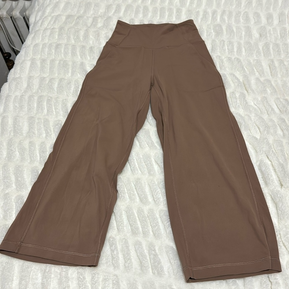 LULULEMON Align Wide Leg Crop 23" Size 4